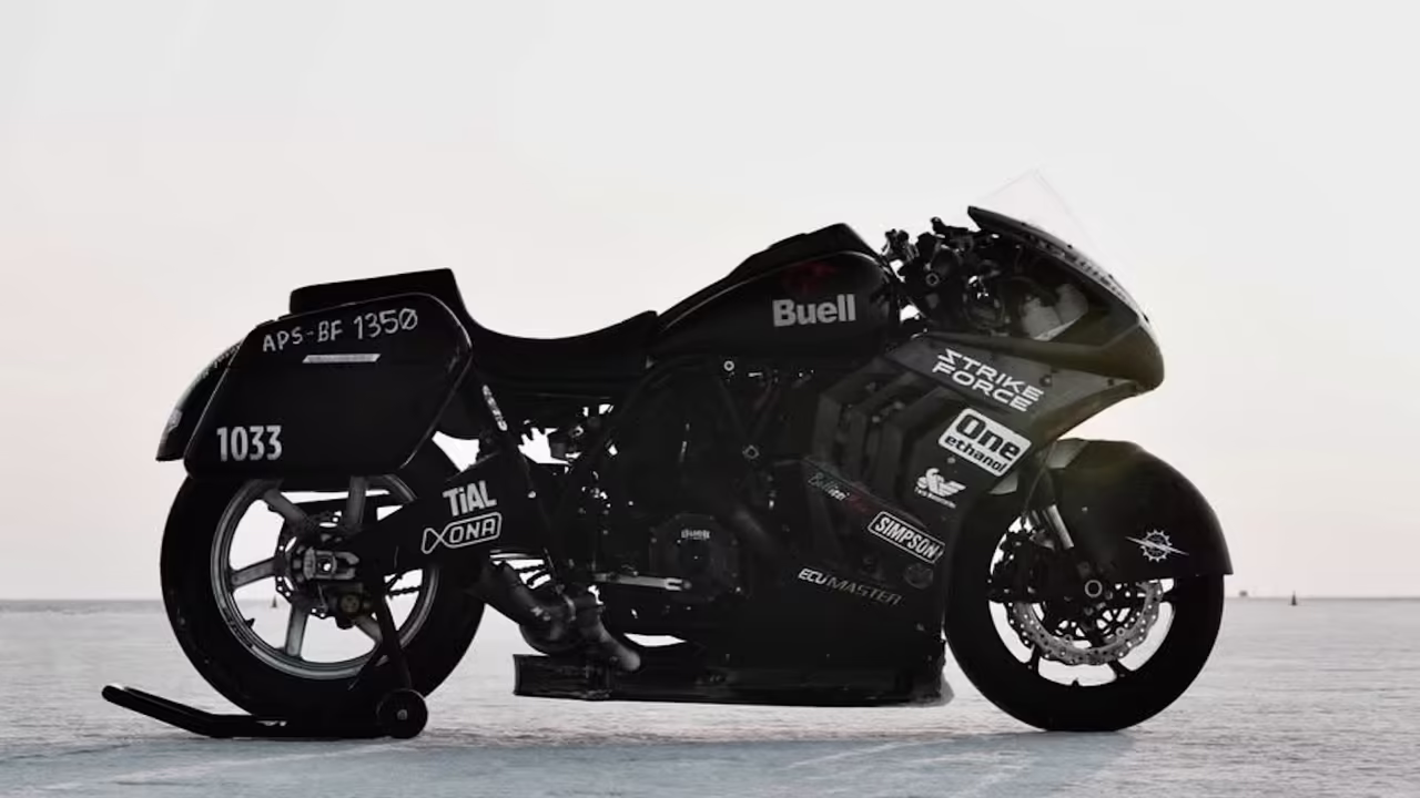 Buell Leviathan на соляном покрытии Бонневилля во время Недели скорости