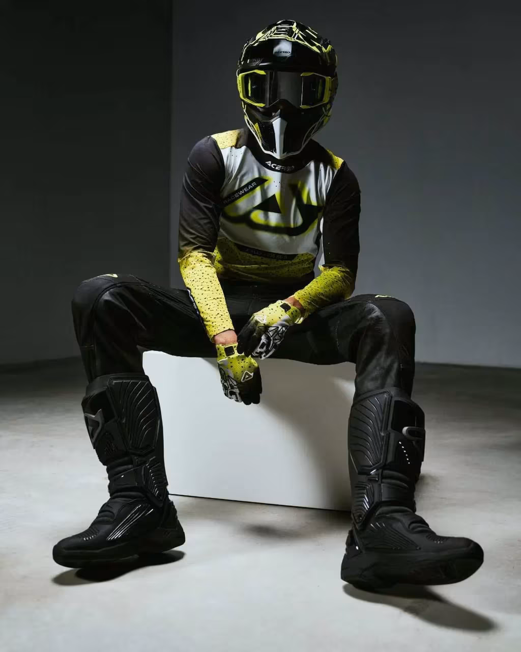 X-FLEX 2.0: il nuovo total look racing 2027 firmato Acerbis (3)