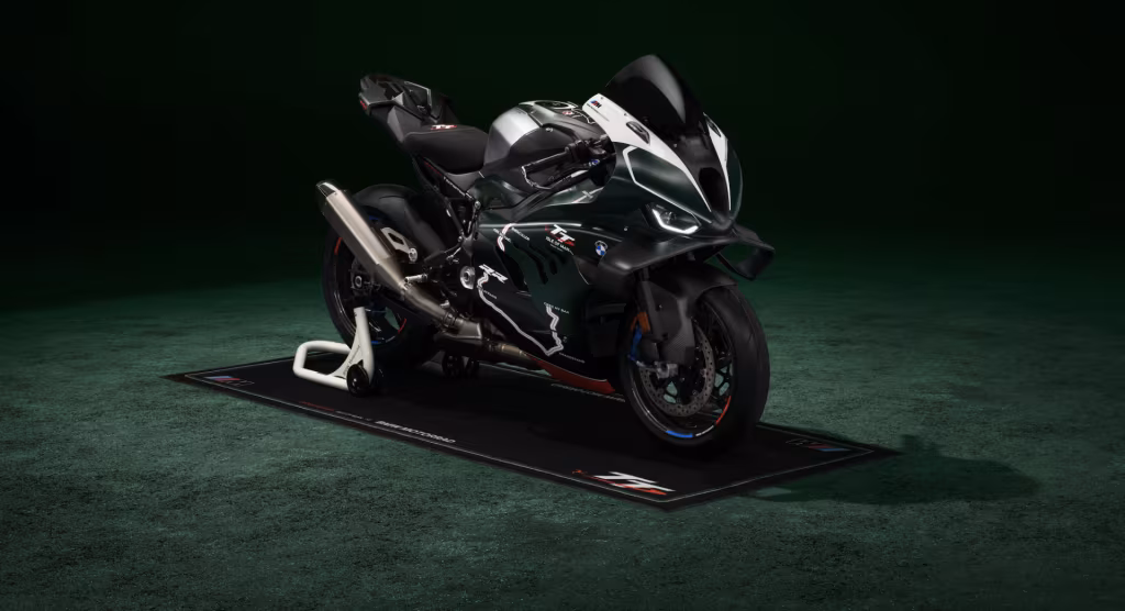 BMW M 1000 RR Isle of Man TT Limited Edition в специальной зелёной окраске с графикой трассы Mountain Course