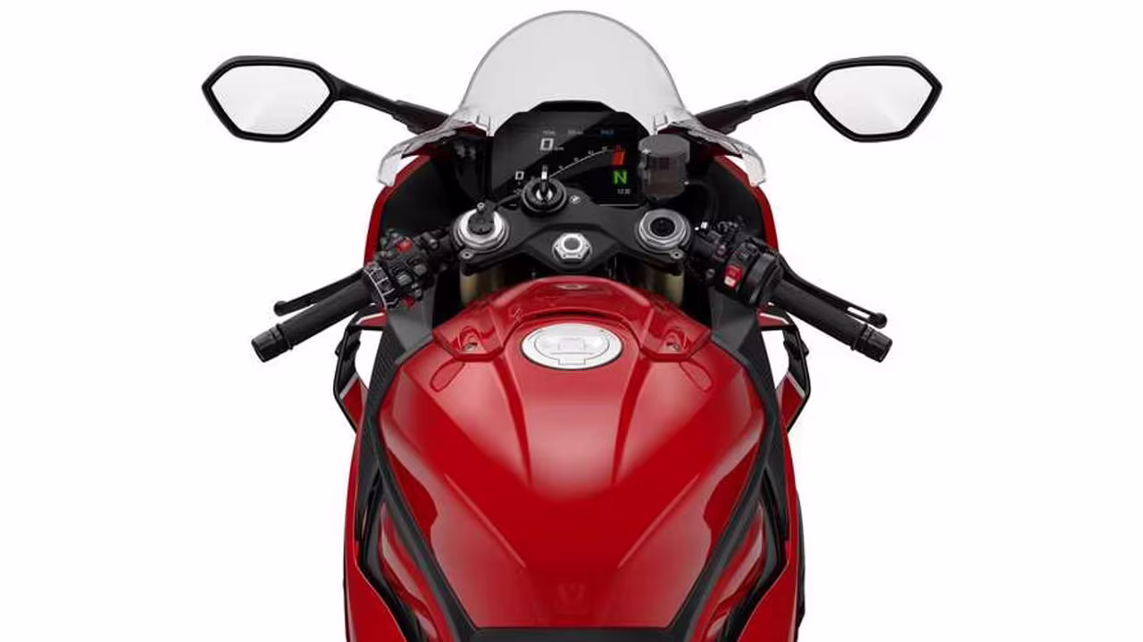 BMW S 1000 RR 2023 года, для которых в США объявлен отзыв из-за возможного износа контактов замка зажигания