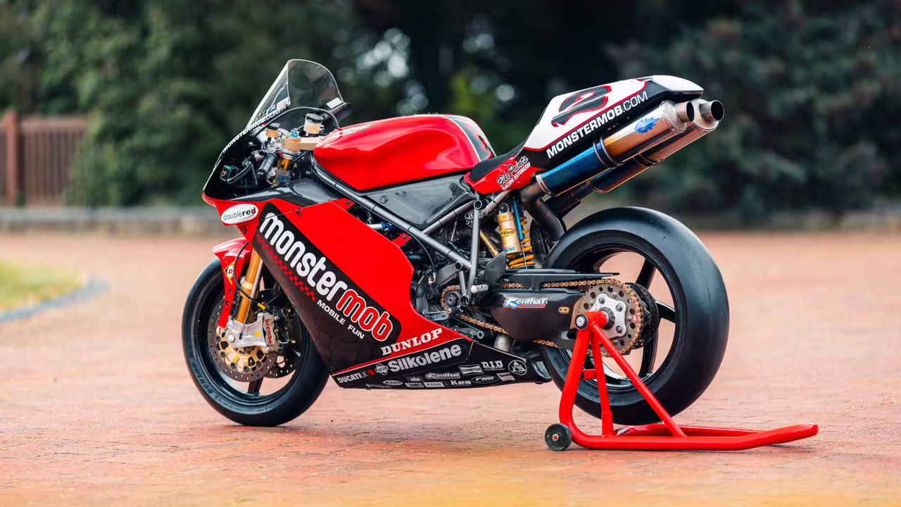 Заводской Ducati 998RS Стива Хислопа сезона BSB 2002