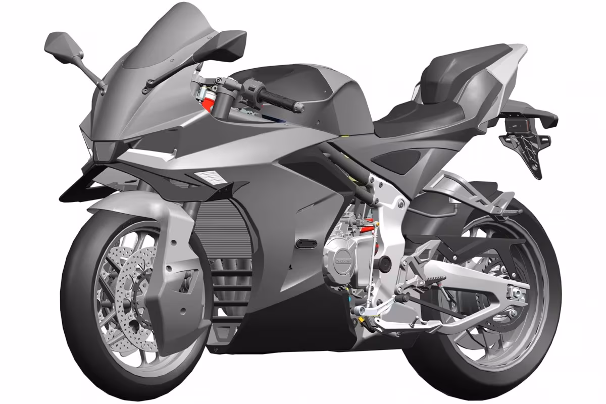 Спортбайк Cyclone RC700 с рядным четырёхцилиндровым двигателем