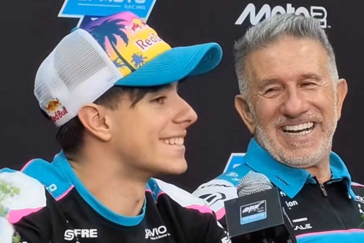Давид Алонсо празднует досрочную победу в чемпионате Moto3 на Гран-при Японии