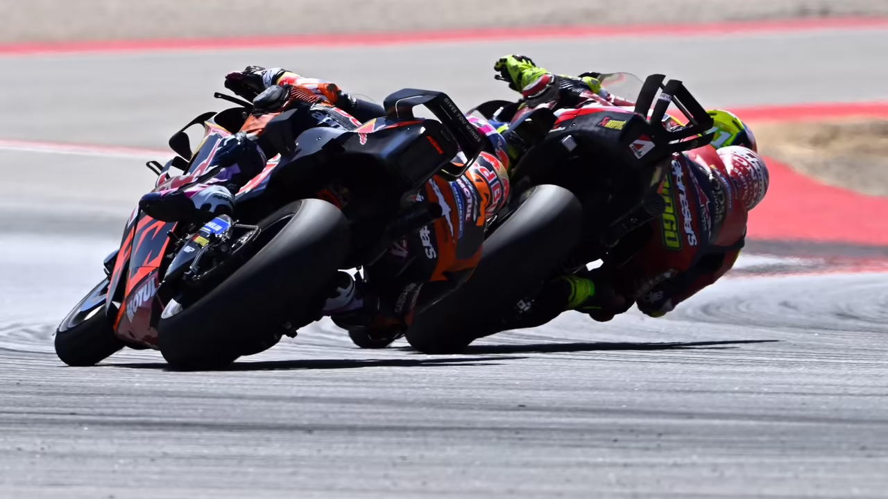 Diogo Moreira, Enea Bastianini, 2026 Aragon MotoGP. © Gold and Goose