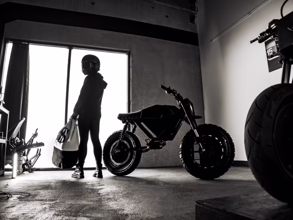 Droog Moto - ONYX collab - THE PACK - Electric Motorcycle News