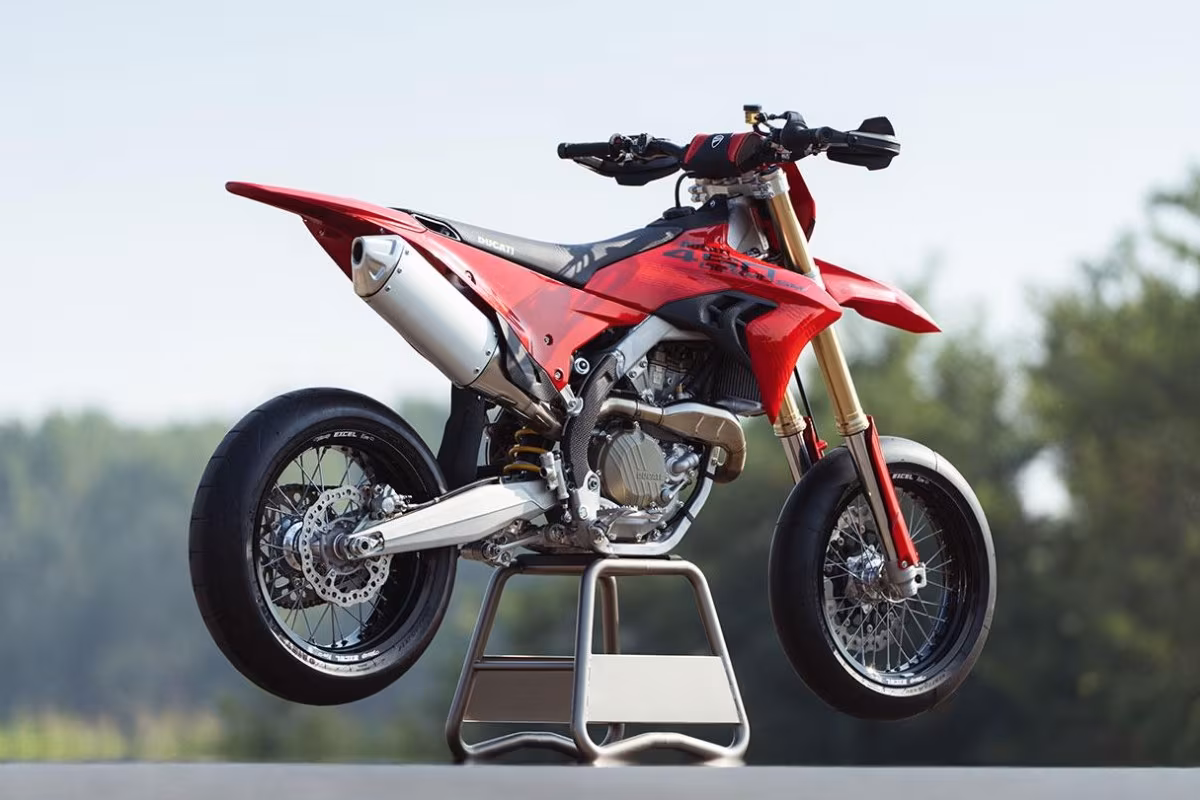 Мотард Ducati Desmo450 SM