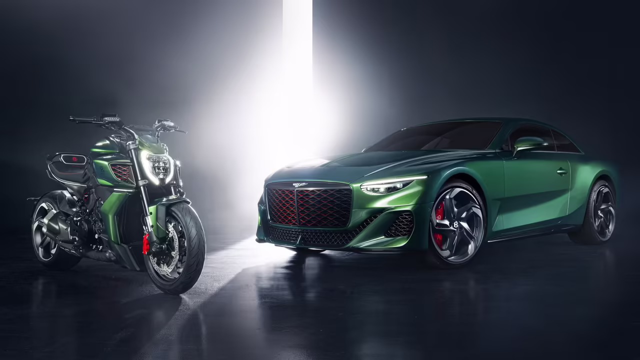 Топливный бак Ducati Diavel for Bentley с эмблемой Bentley