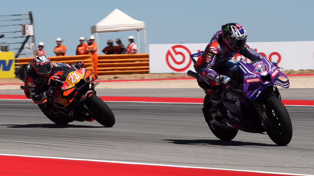 Джек Миллер на Yamaha M1 с двигателем V4 в гонке MotoGP в Арагоне
