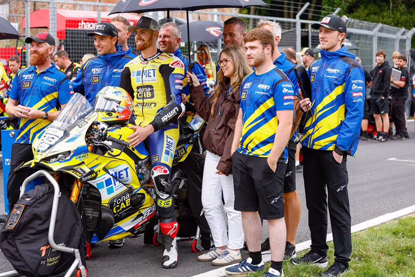 Danny Buchan jumped on the Andrew Irwin Ducati at Cadwell Park