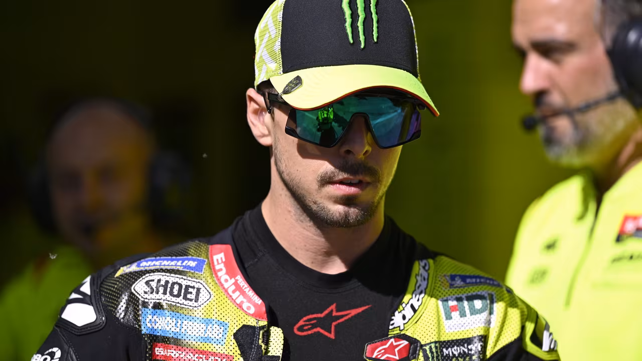 Фабио Ди Джаннантонио на мотоцикле VR46 Racing Team во время Гран-при Австрии MotoGP