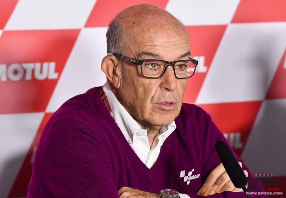 Кармело Эспелета, CEO MotoGP, которому доверят клетчатый флаг на финише Гран-при Мадрида