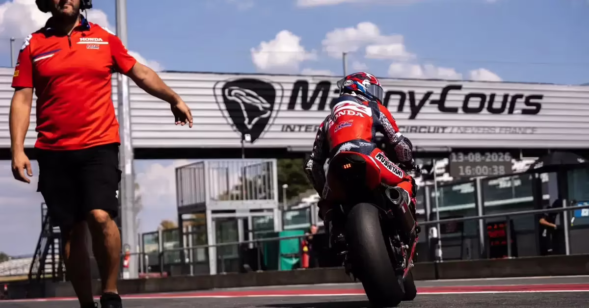 Заводская Honda CBR 1000 RR-R SP команды HRC на этапе WorldSBK, сезон 2025