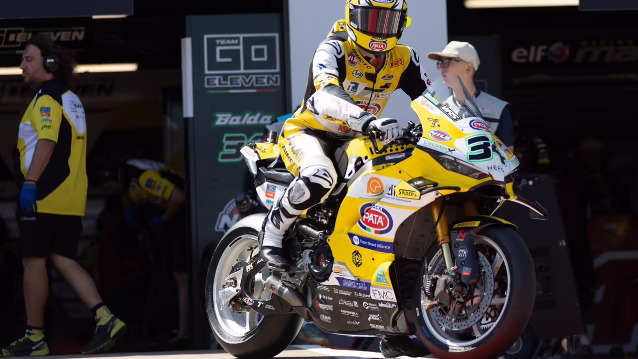 Лоренцо Бальдассарри на Ducati Panigale V4 R команды Go Eleven, этап WorldSBK в Нидерландах