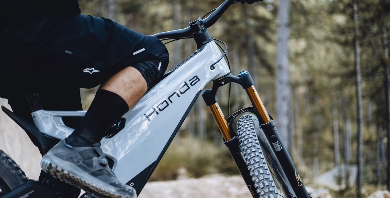 Прототип электрического горного велосипеда Honda E-Mountainbike на выставке