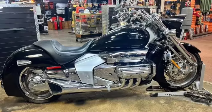 Honda Rune praticamente nuova: la rarissima cruiser ha percorso solo 3 km