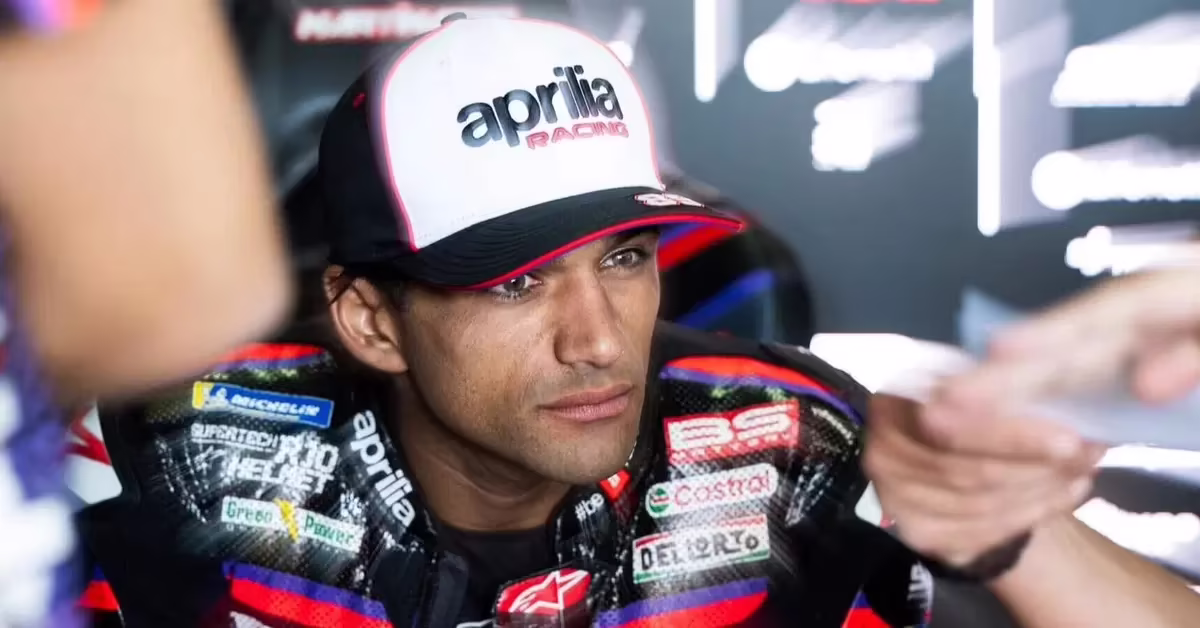 Хорхе Мартин на Aprilia RS-GP в спринте Гран-при Испании на трассе Моторленд Арагон