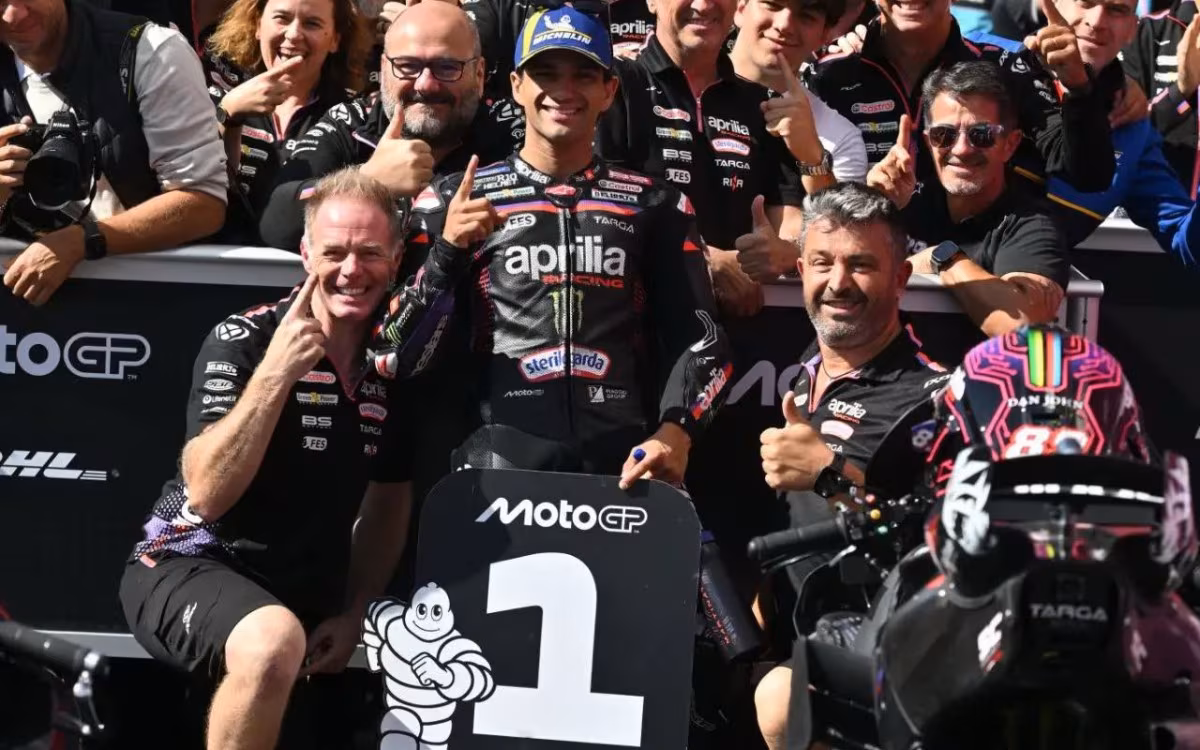 Хорхе Мартин на мотоцикле MotoGP во время Гран-при Австрии