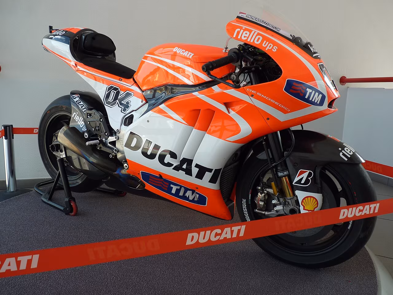 Ducati Desmosedici GP13 Андреа Довициозо в музее Ducati в Болонье
