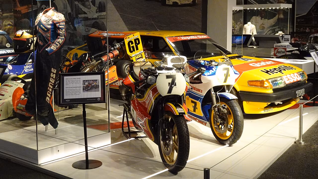 Suzuki 500cc Барри Шина, включая XR23A RG500 1979 года и XR45 TG500 1984 года