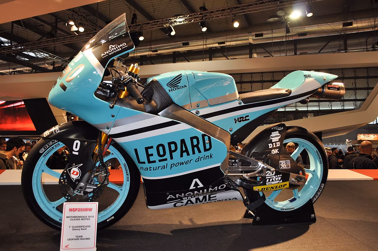 Honda NSF250R Дэнни Кента из Leopard Racing в сезоне Moto3 2015 года