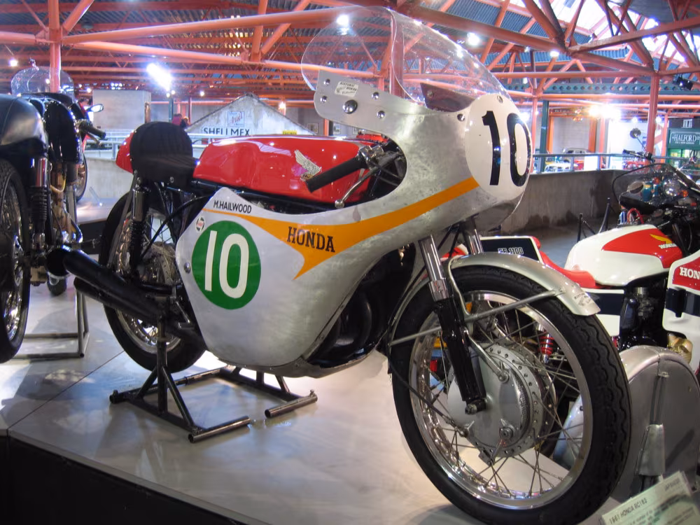 Honda RC162 1961 года, на которой выступал Майк Хэйлвуд