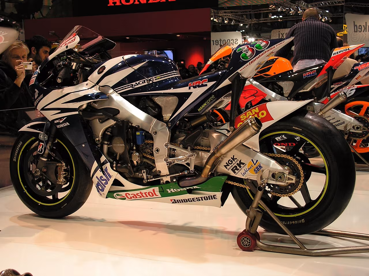 Honda RC212V, на которой Марко Меландри выступал в MotoGP в 2007 году