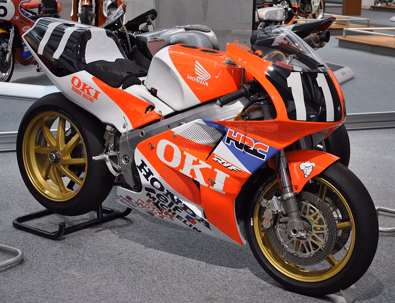 Honda RVF750 1991 года, на которой выступали Уэйн Гарднер и Мик Дуэн на Suzuka 8 Hours