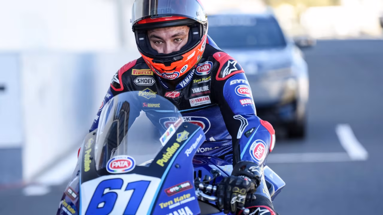 Yamaha Лукаса Махиаса на трассе Эшторил во время квалификации