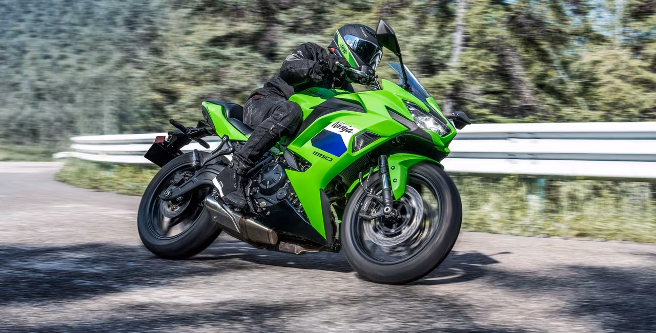 Kawasaki Ninja 650 2027 с новой перевёрнутой вилкой Showa