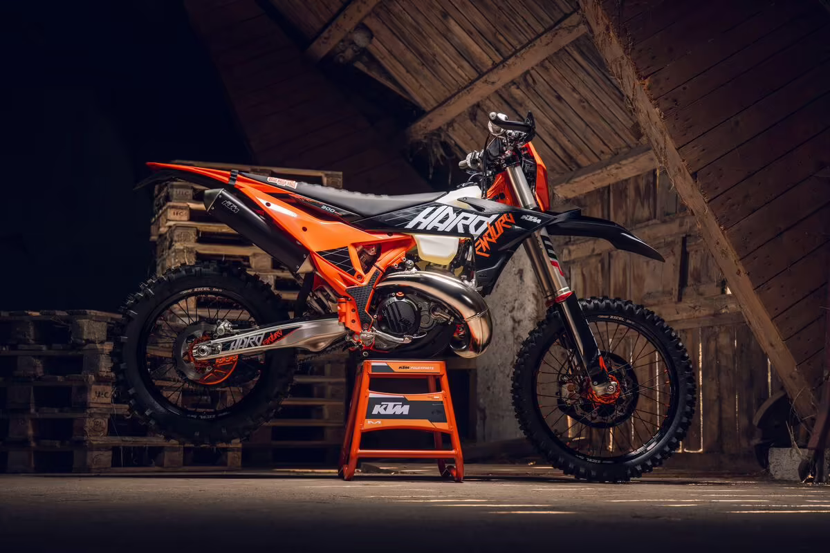KTM 300 EXC HARDENDURO 2027 на каменистом бездорожье