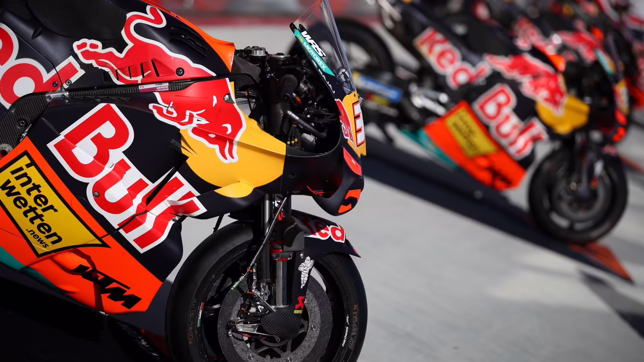 Гендиректор KTM Готтфрид Ноймайстер в паддоке MotoGP