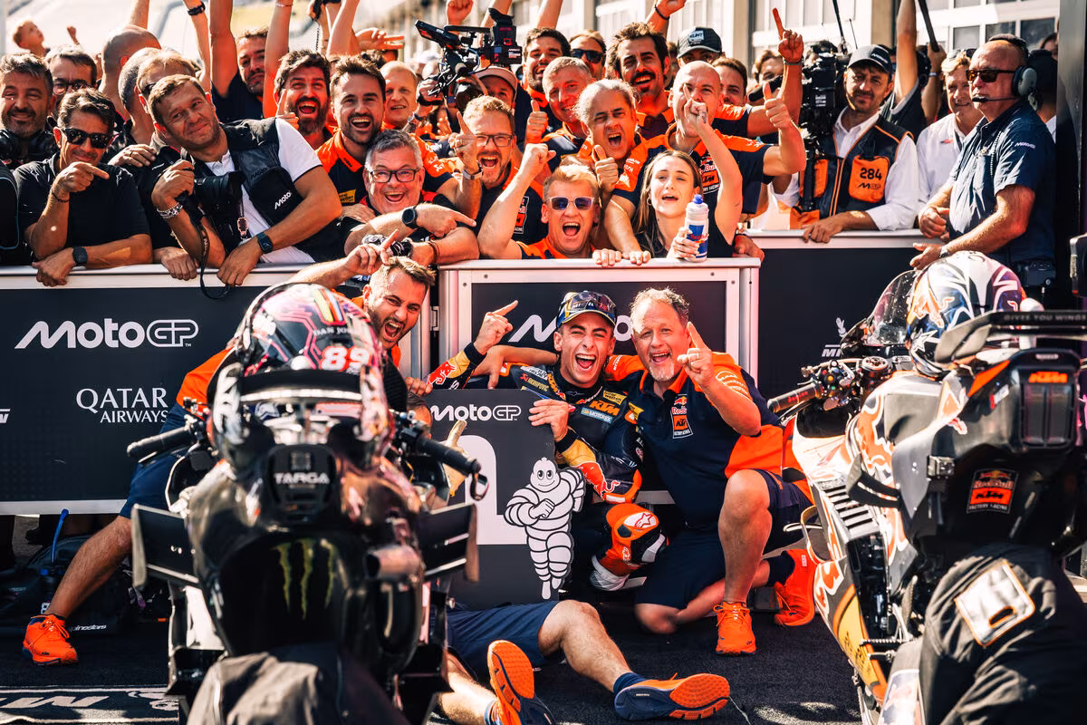 Педро Акоста принес KTM победу на домашнем Гран-При Австрии в классе MotoGP