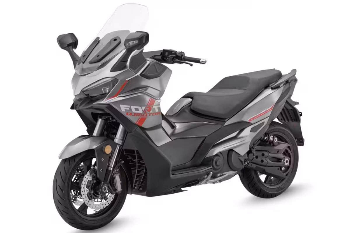 Максискутер QJ Motor Fort 600