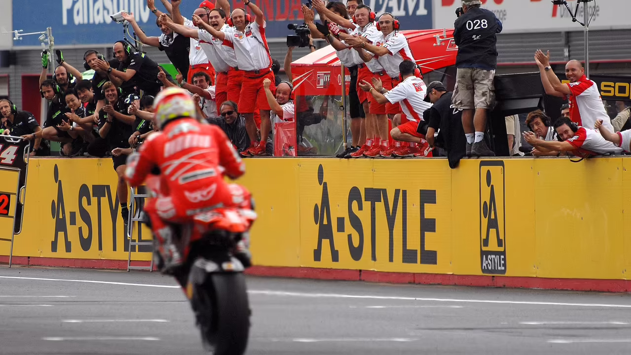Loris Capirossi's final Ducati win, Motegi 2007. © Gold and Goose