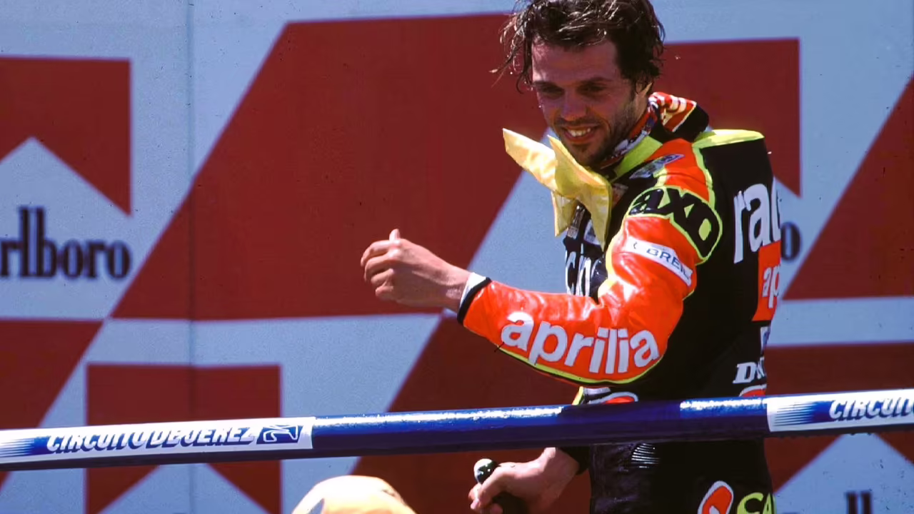 Лорис Капиросси на церемонии включения в легенды MotoGP в Мизано