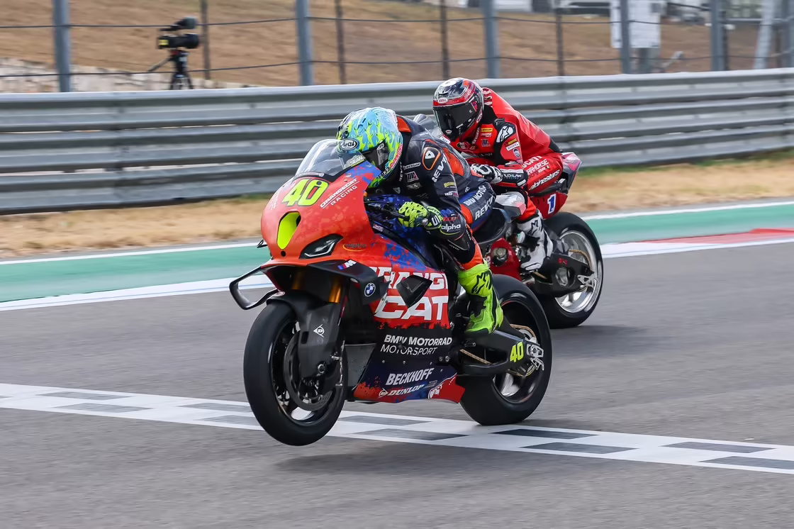 Quad Lock Superbike points leader Sean Dylan Kelly (#40) added to his tally, grabbing third place over Cameron Beaubier (#1). Photo by Brian J. Nelson.