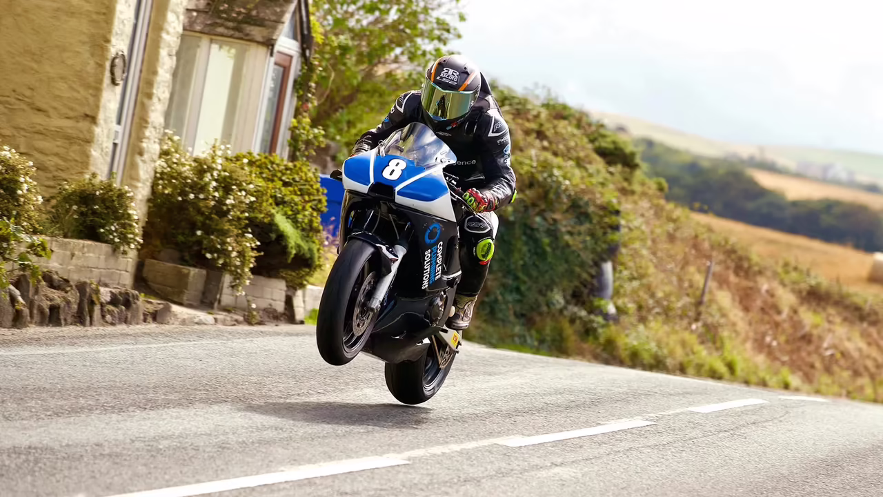 Michael Russell riding in the Junior 600 class. Credit: Isle of Man TT.