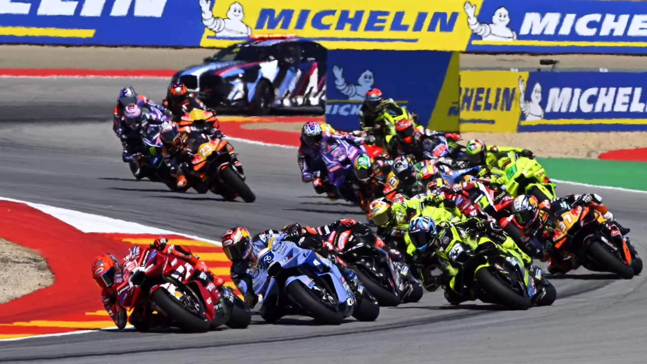Marc Marquez leads, 2026 Aragon MotoGP Sprint. © Gold and Goose