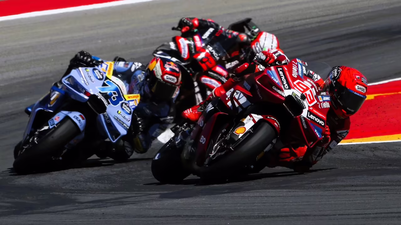 Marc Marquez, Alex Marquez, Marco Bezzecchi, 2026 Aragon MotoGP Sprint. © Gold and Goose