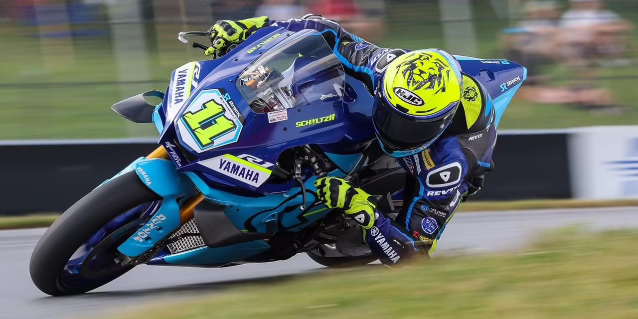 Мэттью Шольц на Yamaha YZF-R1 в тренировке MotoAmerica на Virginia International Raceway