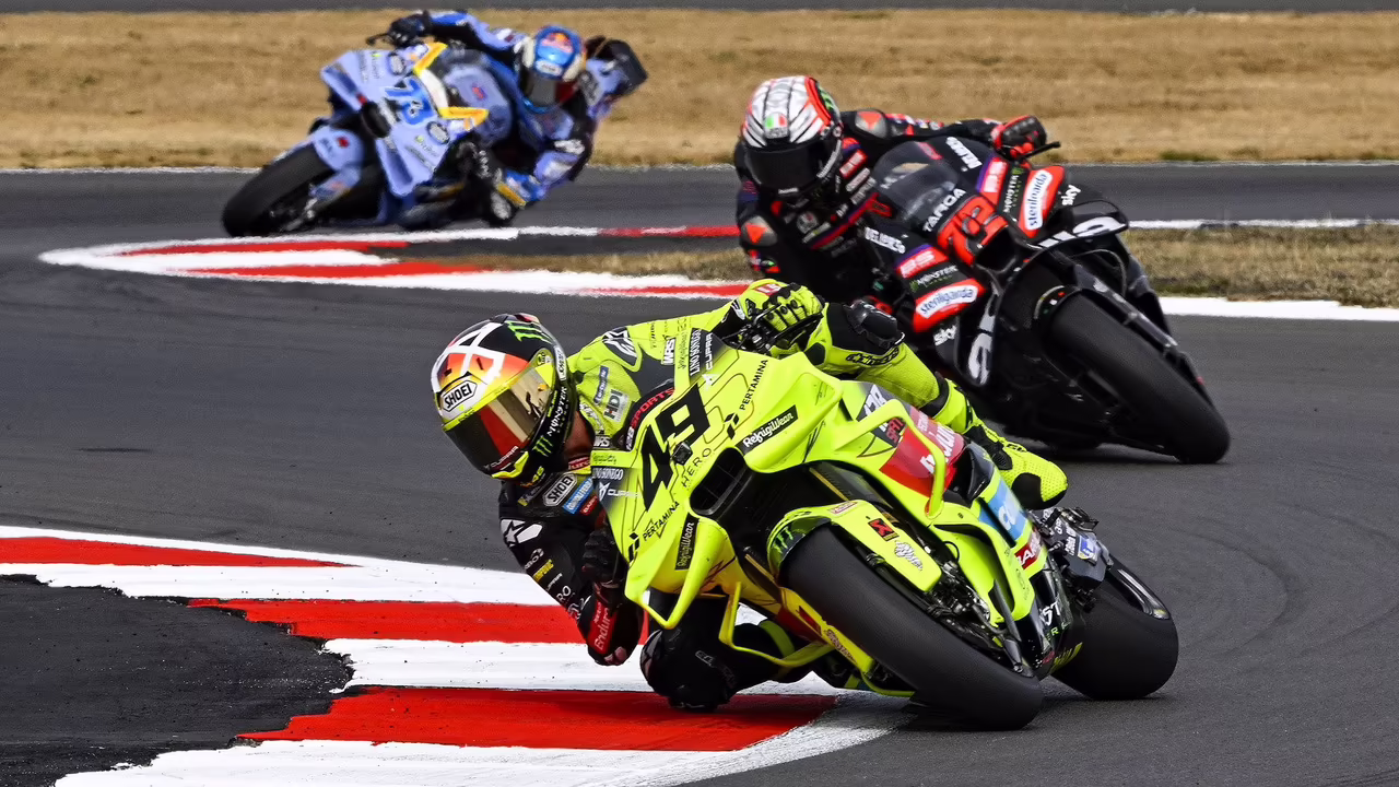 Фабио ди Джанантонио в спринте MotoGP на трассе Сильверстоун, сезон 2026