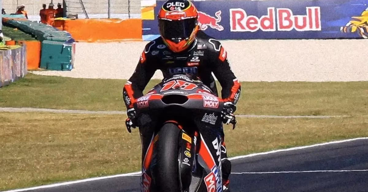 Ману Гонсалес на подиуме Гран-при Сан-Марино в классе Moto2