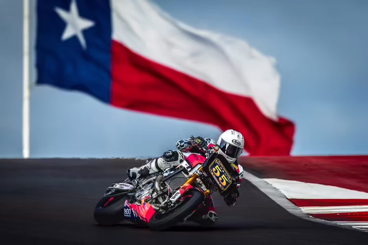 Michael Gilbert (55) en route to a top-6 finish during Sunday’s MotoAmerica Super Hooligan race at COTA. Photo by Obsidian Photography.