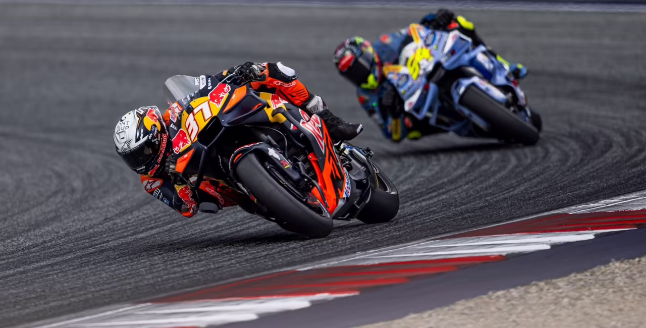 Мопеды на старте MopedGP на Red Bull Ring перед Гран-при Австрии MotoGP