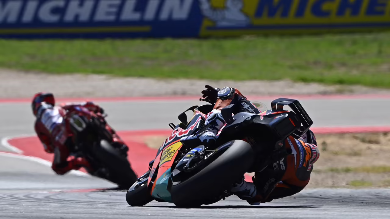Pedro Acosta chases Marc Marquez, 2026 Aragon MotoGP. © Gold and Goose