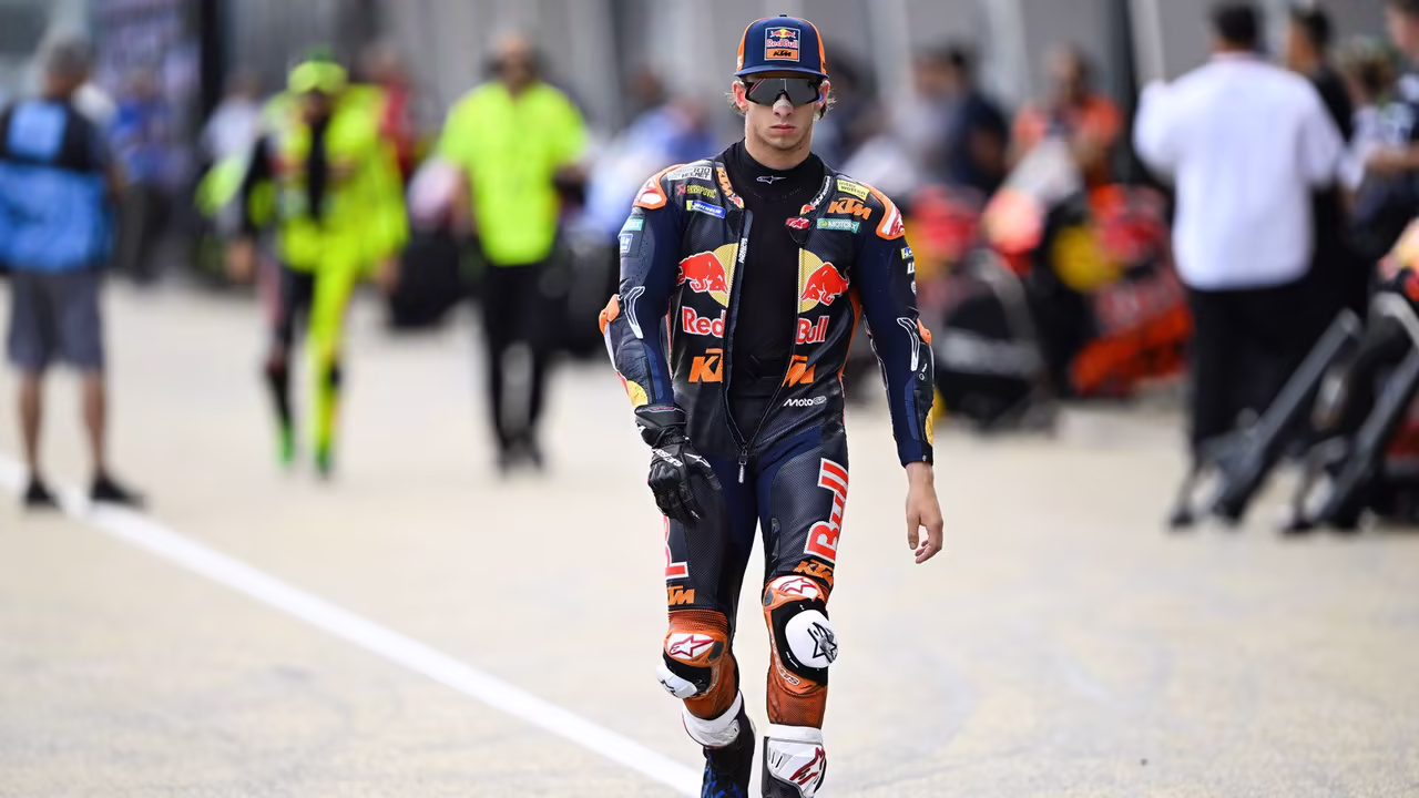 Педро Акоста на мотоцикле KTM в гонке MotoGP