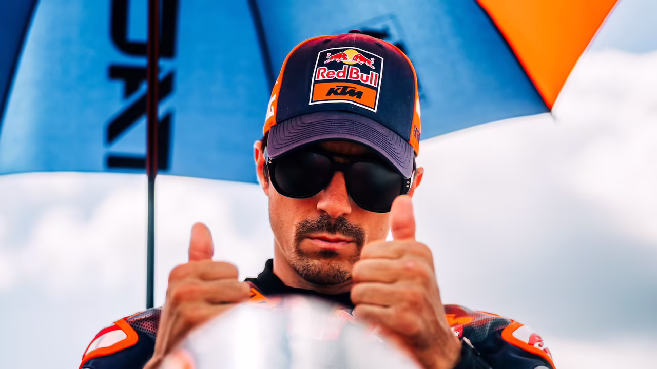 Pol Espargaro на мотоцикле KTM RC16 команды Tech3 MotoGP