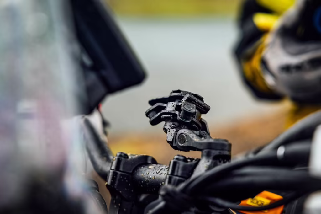 Крепление Quad Lock Handlebar Mount Pro Adjustable на руле мотоцикла