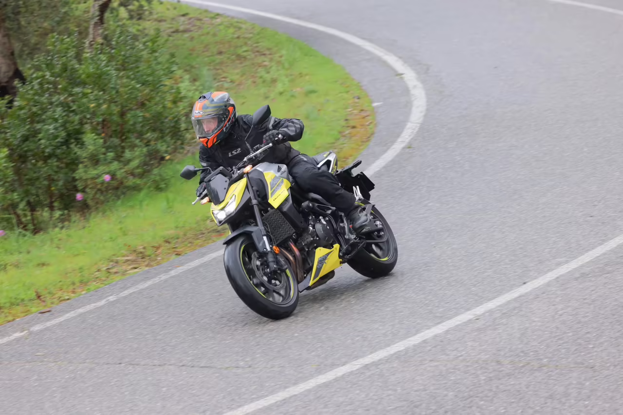 2026 Honda CB750 Hornet E-Clutch.