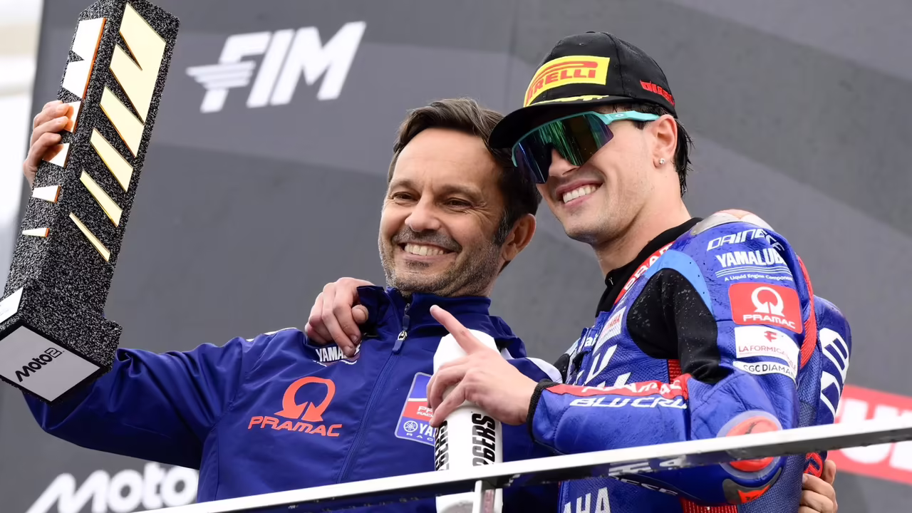 Gino Borsoi, Izan Guevara, Moto2 Race, Valencia 2025. © Gold and Goose